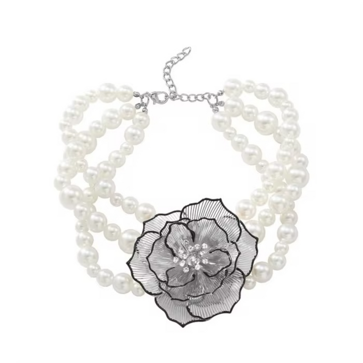 Bracciale in metallo a forma di fiore con tre strati di perle